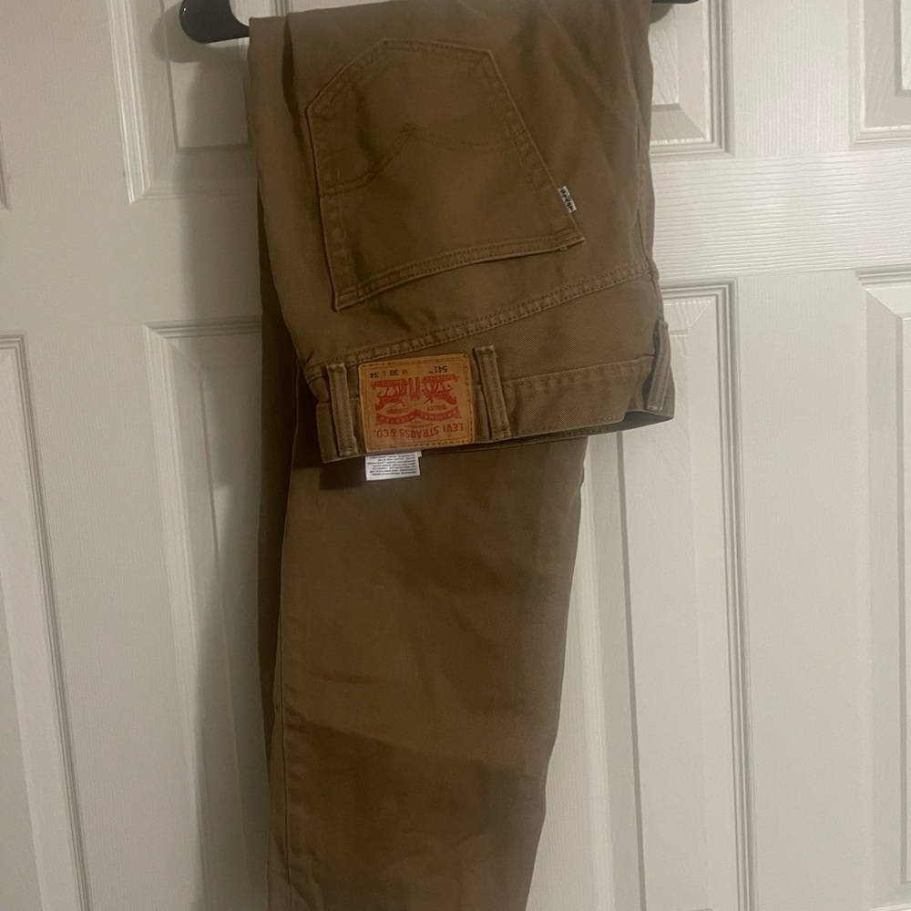 541 khaki Levi’s 38 34